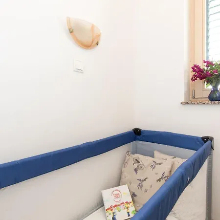 Mari - Modern House Close To Sea Punat