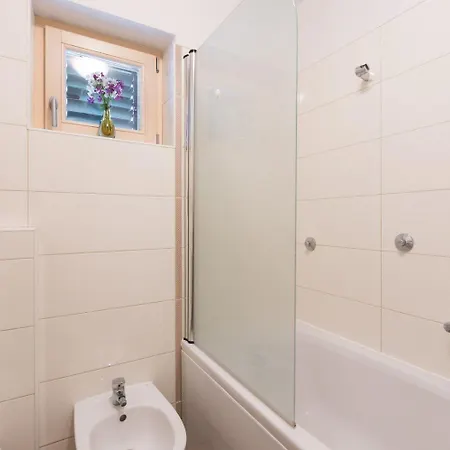 House Mari Case de vacanță
